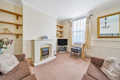Flat 2, 31 Oakden Street, London, SE11 4UQ