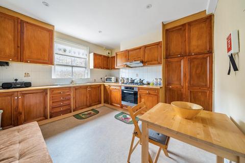 Flat 2, 31 Oakden Street, London, SE11 4UQ