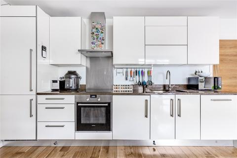 2 bedroom flat to rent, Wyfold Road, London