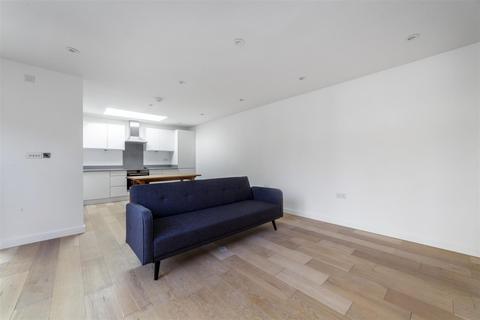 1 bedroom flat to rent, Ravensbourne Road, SE6