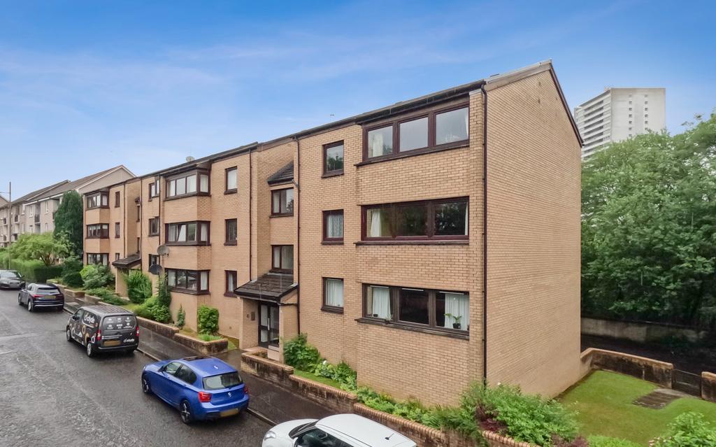Balcarres Avenue, Flat 11, Kelvindale, Glasgow, G12 0QG 2 bed flat for