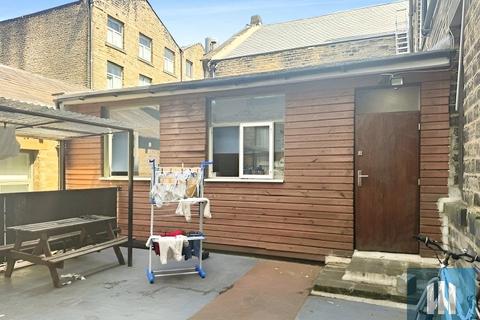 Fitzwilliam Street, Huddersfield, HD1