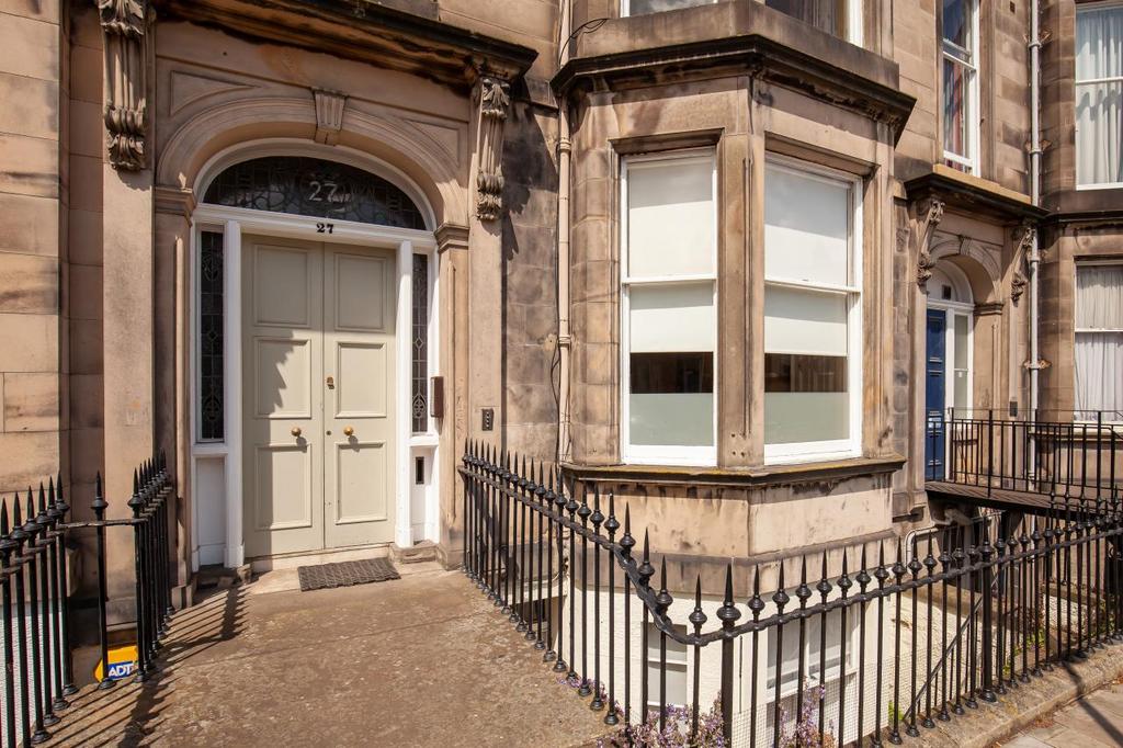 Eglinton Crescent, West End 1 bed flat for sale £350,000