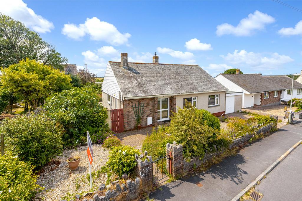Southland Park Crescent, Wembury, Plymouth, Devon, PL9 3 bed bungalow