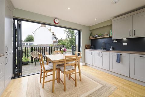 4 bedroom terraced house for sale, Langdon Row, Conyer, Faversham