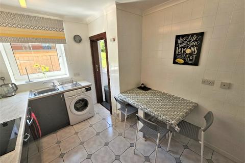 3 bedroom flat to rent, Union Glen, City Centre, Aberdeen, AB11