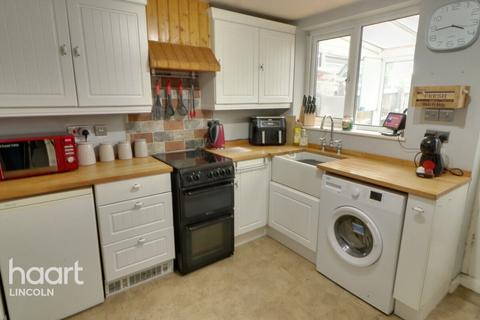 2 bedroom terraced house for sale, Gainsborough Road, Saxilby