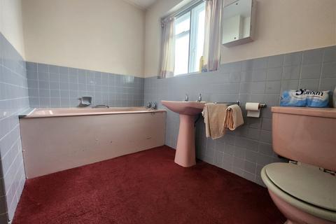 121 Albury Drive, Pinner, HA5 3RJ