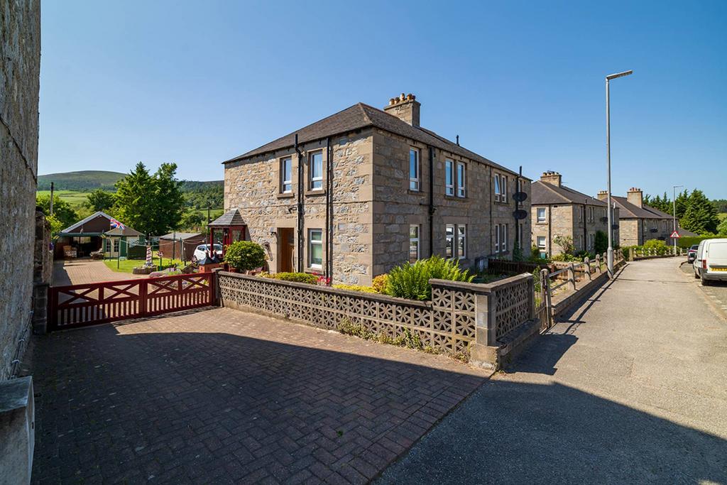 82 Balvenie Street, Dufftown, AB55 4FS 2 bed flat £95,000