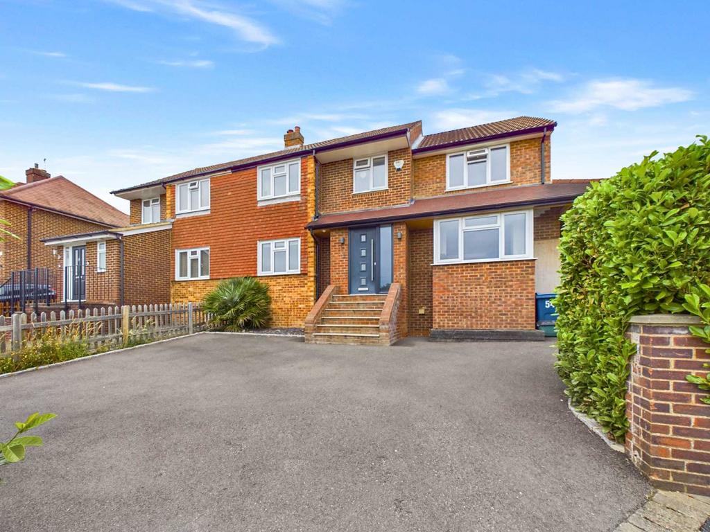 Hillside Road, Marlow SL7 5 bed semidetached house for sale £800,000
