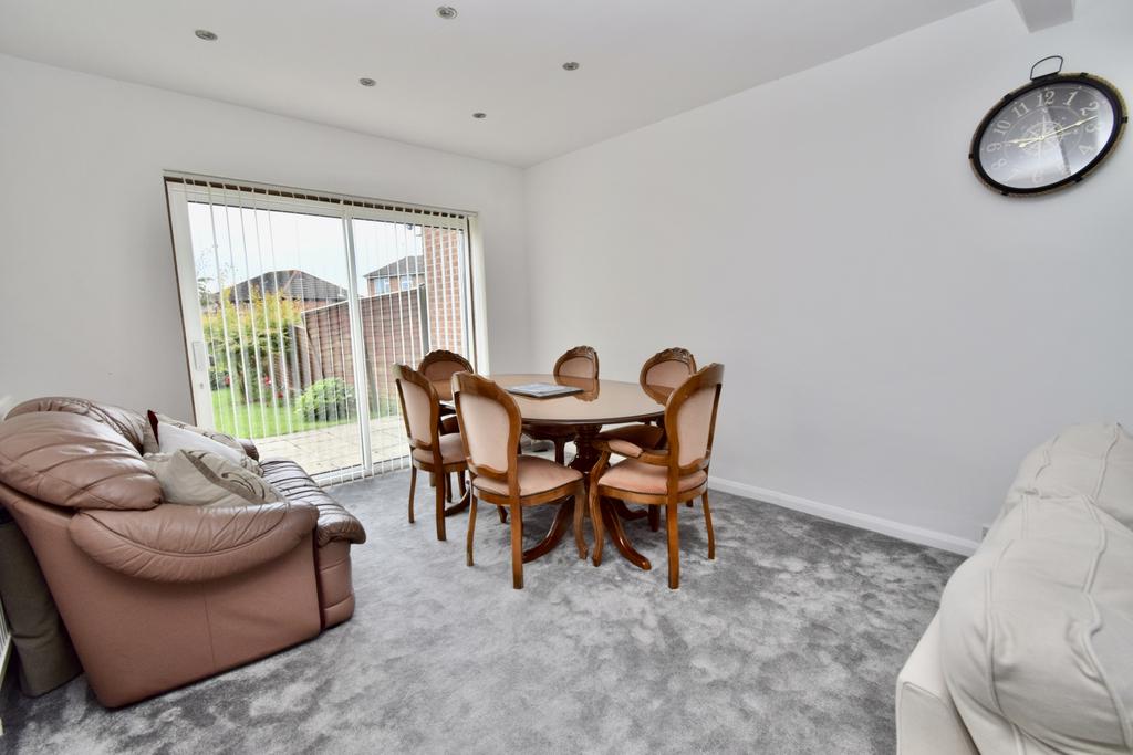 Uppingham Road, Leicester, LE5 3 bed semidetached house for sale £