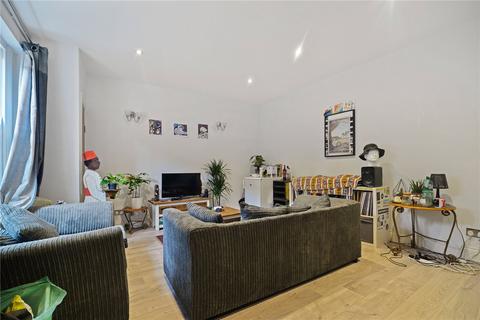 3 bedroom apartment to rent, Graham Road, London, E8