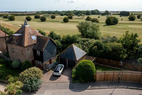 10 Highlands Glade, Manston, Ramsgate, CT12 5GS