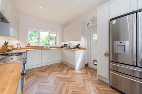 10 Highlands Glade, Manston, Ramsgate, CT12 5GS