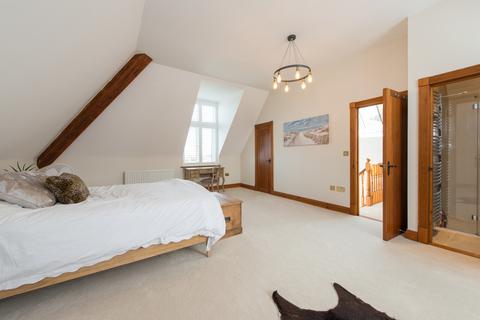 10 Highlands Glade, Manston, Ramsgate, CT12 5GS
