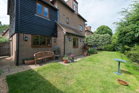 10 Highlands Glade, Manston, Ramsgate, CT12 5GS