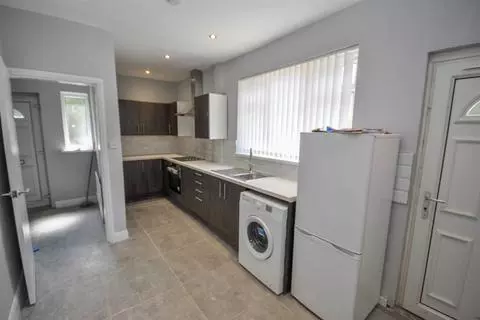 2 bedroom semi-detached house to rent – pohled 2