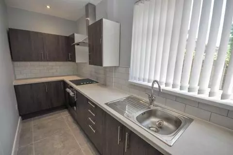 2 bedroom semi-detached house to rent – pohled 3