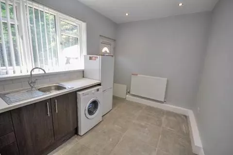2 bedroom semi-detached house to rent – pohled 4