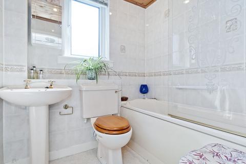 Flat 5, 102 East Trinity Road, Edinburgh, EH5 3PU