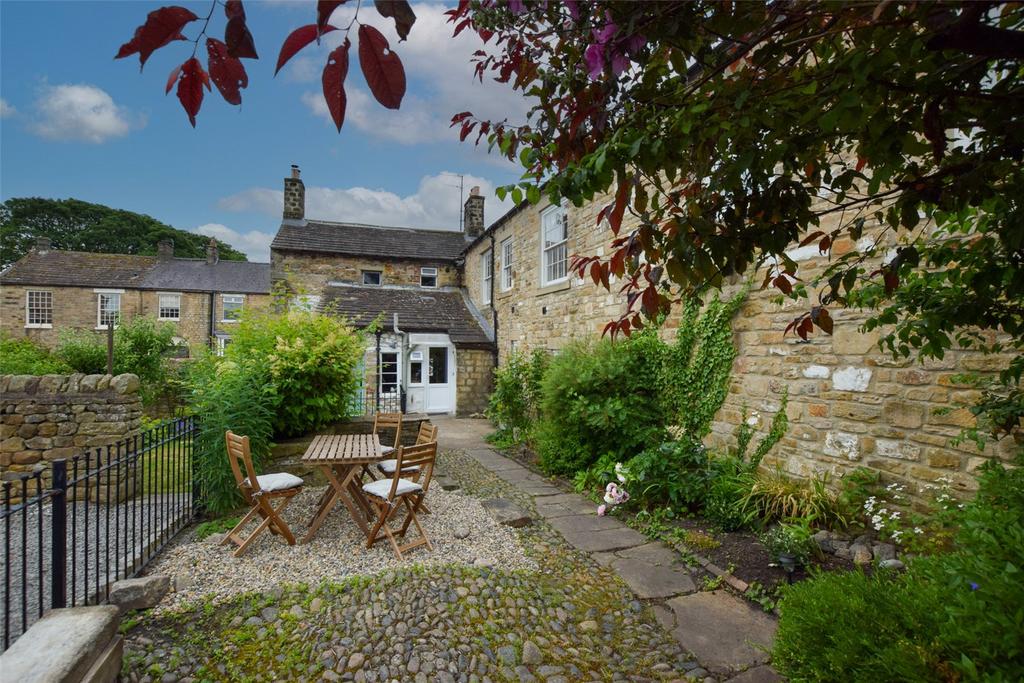 Newgate, Barnard Castle, County... 2 bed terraced house £195,000