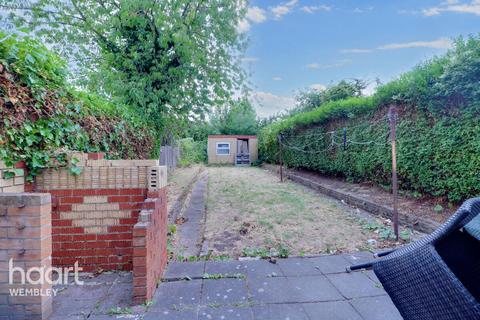 37 Chipstead Gardens, London, NW2 6EL