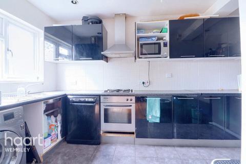 37 Chipstead Gardens, London, NW2 6EL