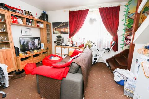 2 bedroom maisonette for sale, Albion Avenue, London SW8