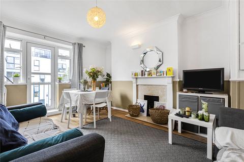 3 bedroom apartment to rent, Southgate Road, London, N1