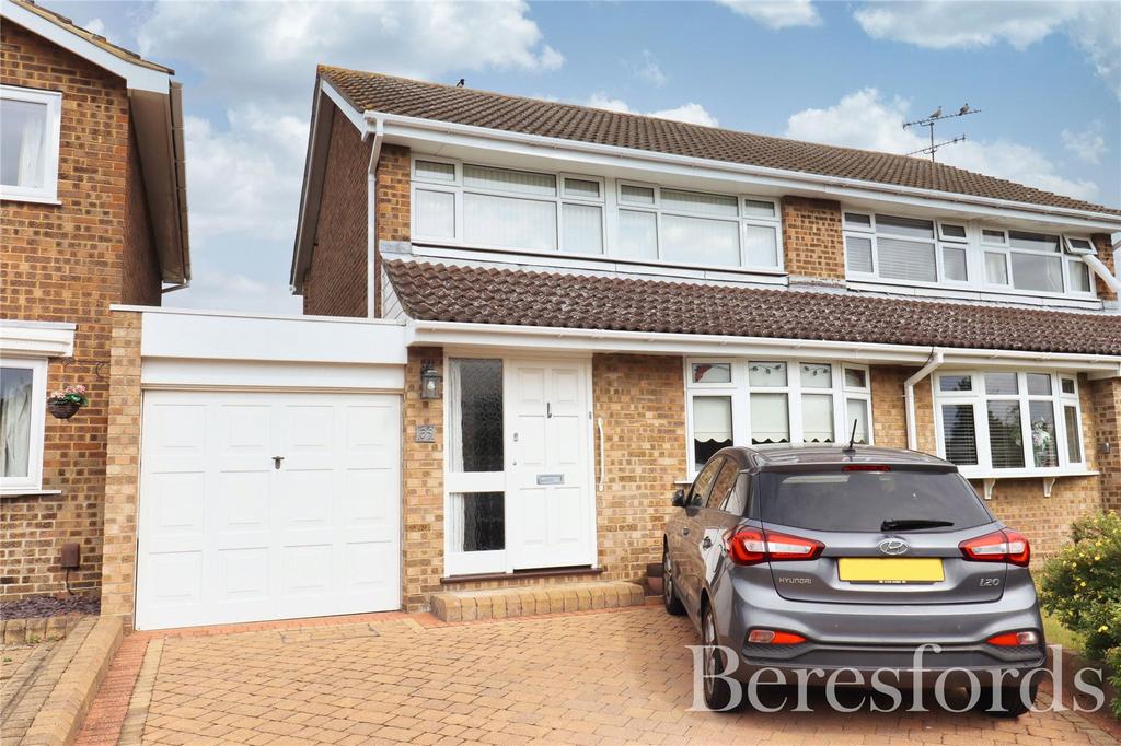 Downsway, Chelmsford, CM1 3 bed semidetached house £390,000