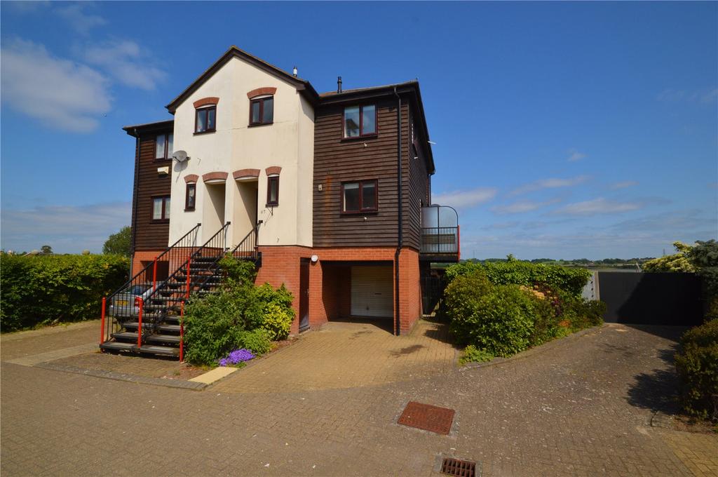 Maltings Wharf, Manningtree, Essex, CO11 2 bed house to rent £1,195