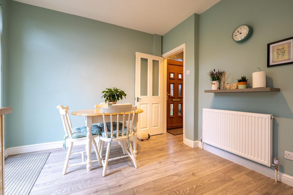 St Giles Road, Halifax, HX3 8BG 2 bed semidetached house for sale £185,000