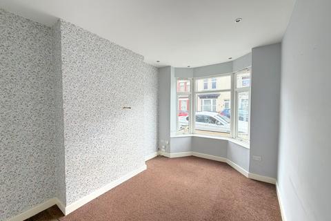 3 bedroom terraced house to rent, West End Avenue, Doncaster DN5