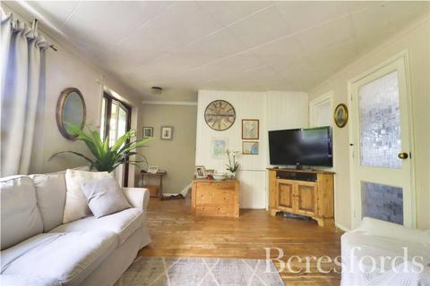 3 bedroom semi-detached house for sale, Deanery Hill, Braintree, CM7