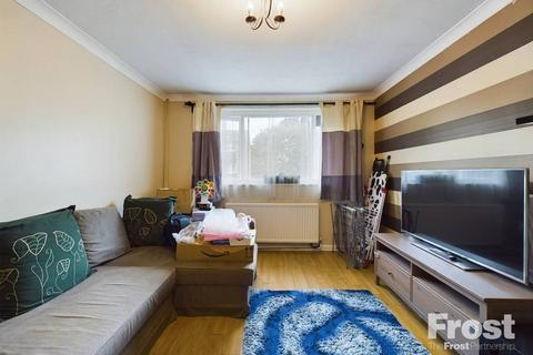 2 bedroom maisonette for sale - Roman Close, Feltham, TW14