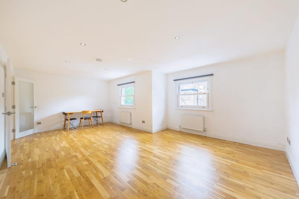 Burney Street Greenwich SE10 2 bed flat £625,000