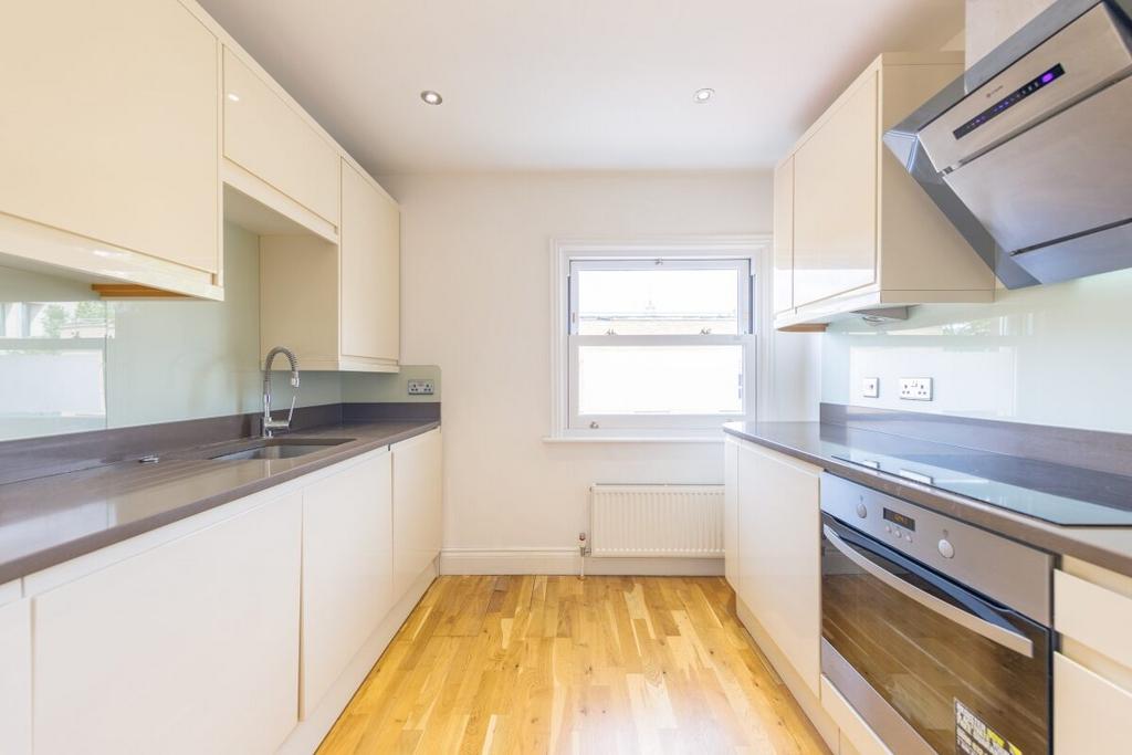 Burney Street Greenwich SE10 2 bed flat £625,000