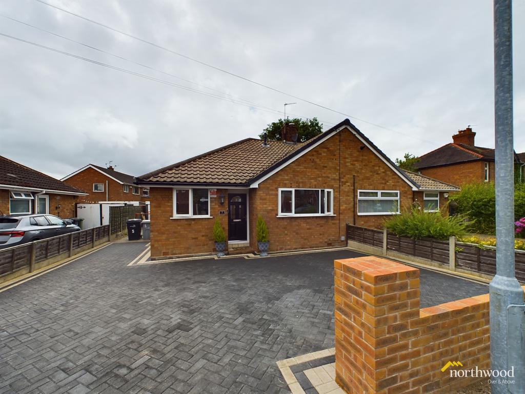 Hutchins Close, Middlewich, CW10 2 bed bungalow for sale £230,000