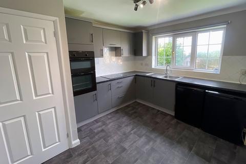 4 bedroom detached house to rent, The Ridings, Monk Bretton