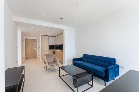 Studio to rent, Bouchon Point, The Silk District, E1