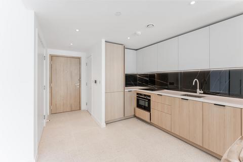 Studio to rent, Bouchon Point, The Silk District, E1