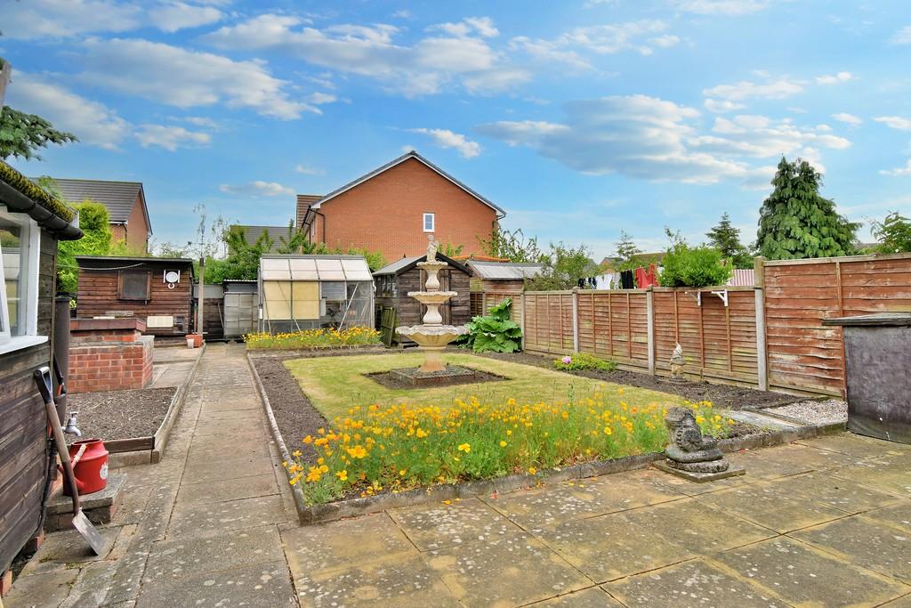 Sharpley Drive, East Leake 3 bed semidetached house £175,000