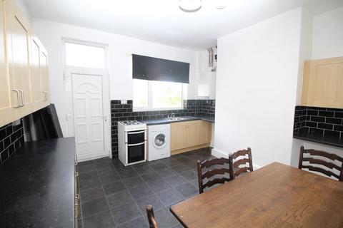 2 bedroom terraced house to rent, Castleford Road, Normanton