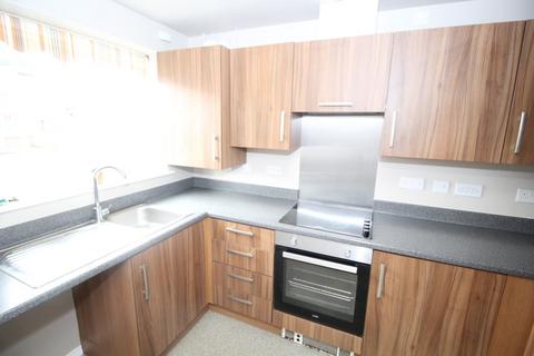 2 bedroom townhouse to rent, Old Scholars Avenue, Castleford