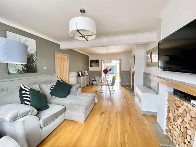 First Avenue, Bexleyheath 4 bed semidetached house £650,000