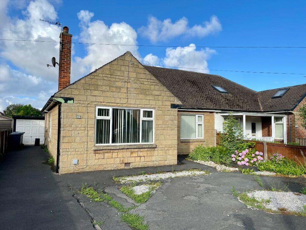 Blackpool Road North, Lytham St. Annes 2 bed semidetached bungalow for
