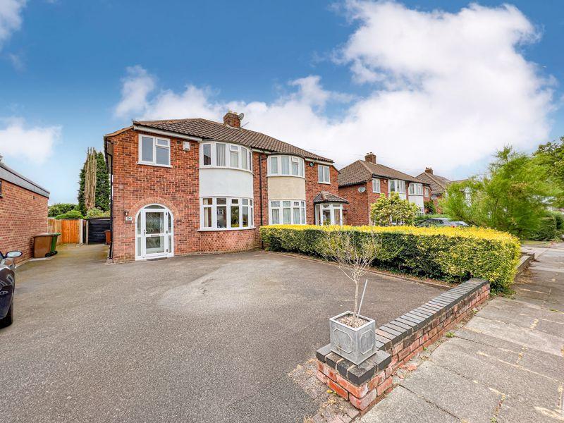 Coniston Road, Streetly, Sutton Coldfield, B74 3LE 3 bed semidetached