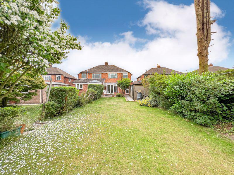 Coniston Road, Streetly, Sutton Coldfield, B74 3LE 3 bed semidetached house for sale £360,000