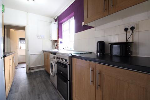 3 bedroom terraced house for sale, CHAIN FREE on Saxon Road, Luton