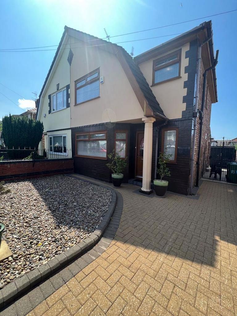 Southport Road, Bootle 3 bed semidetached house for sale £200,000